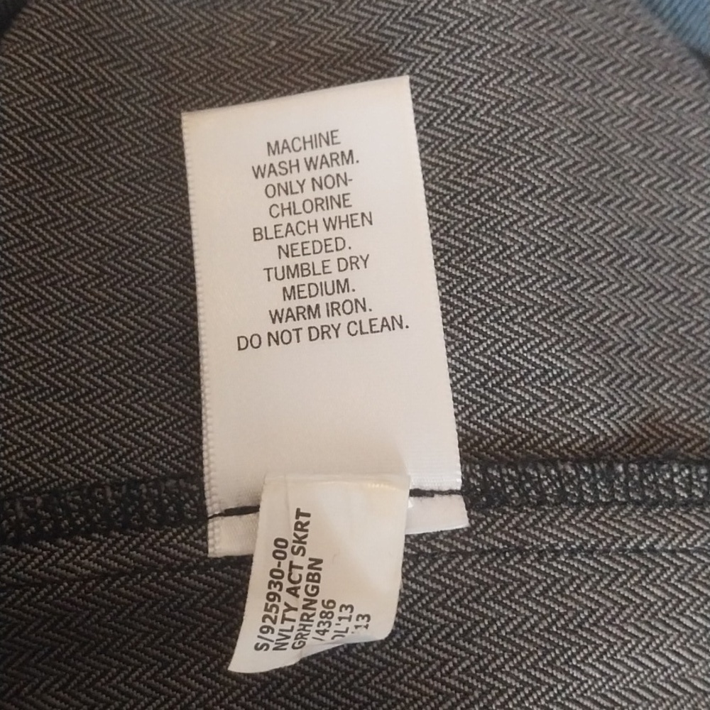 Banana Republic Grey Business Skirt Ladies Size 2 Back Zipper Modest Split - Picture 7 of 8